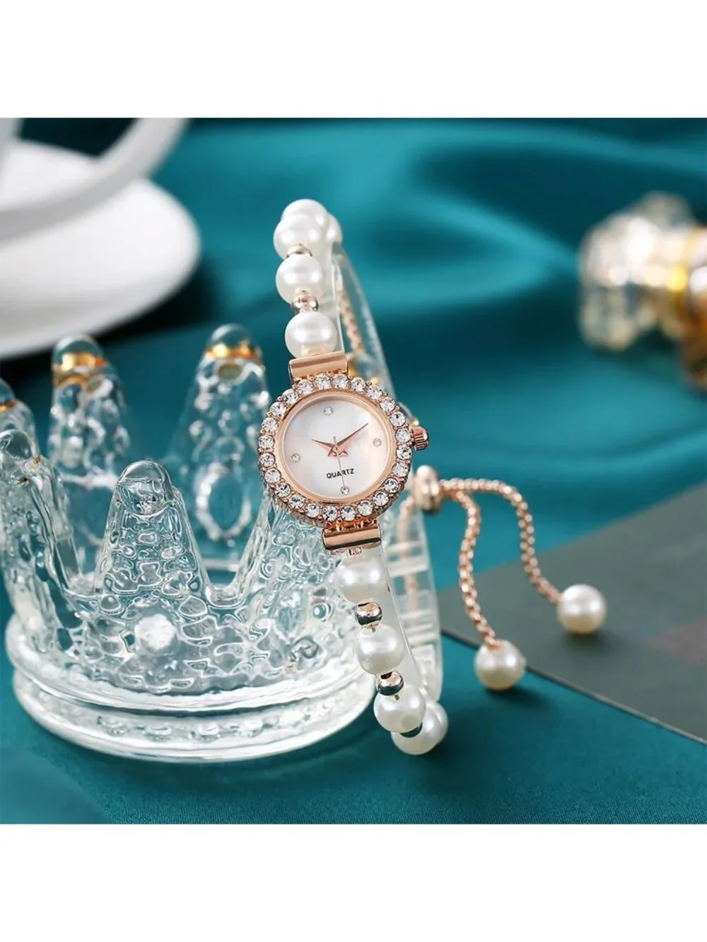 Women's White Analog Quartz Light Simple Floral Bracelet Diamond Luxury Watch